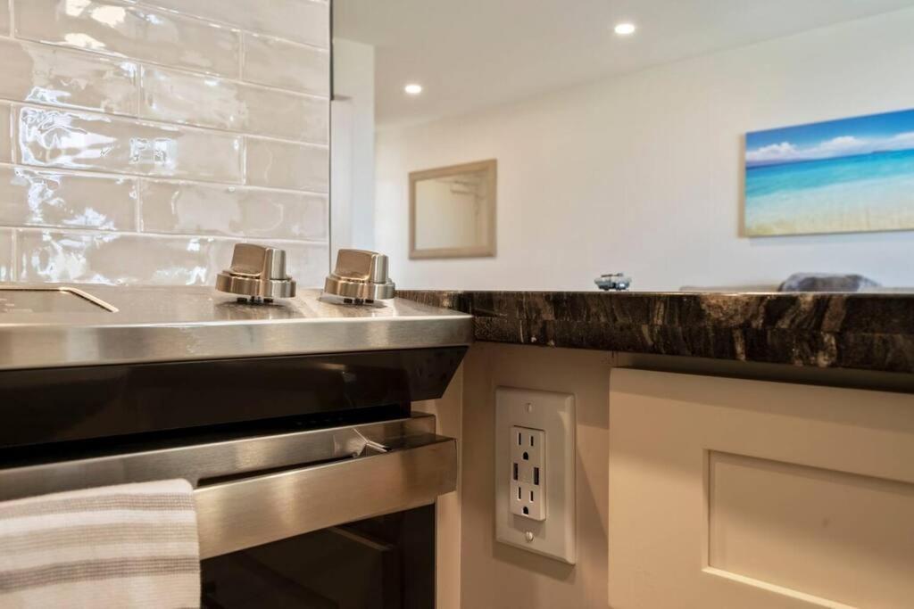 Hale Ono Loa 403- Top Floor, Ocean View, & Complete Modern Remodel Apartment Kahana Exterior foto